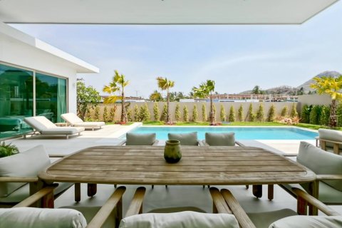 Villa in Pran Buri, Thailand 3 bedrooms № 176792 - photo 7