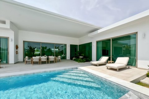 Villa in Pran Buri, Thailand 3 bedrooms № 176792 - photo 4