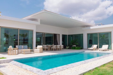Villa in Pran Buri, Thailand 3 bedrooms № 176789 - photo 3