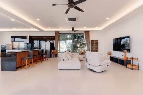 Villa in Surat Thani, Thailand 4 bedrooms № 176794 - photo 7