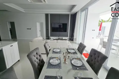 Casa de 3 dormitorios en Pattaya, Tailandia № 213075 - foto 4