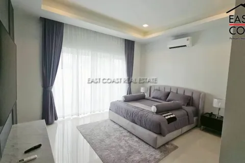 Casa de 3 dormitorios en Pattaya, Tailandia № 213075 - foto 15