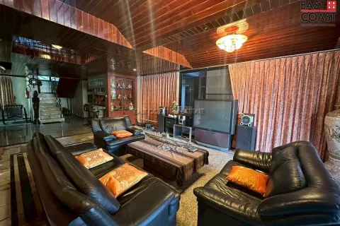 Casa de 5 dormitorios en Pattaya, Tailandia № 213076 - foto 9