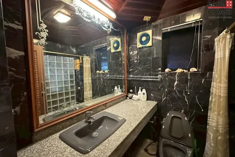 Casa de 5 dormitorios en Pattaya, Tailandia № 213076 - foto 16