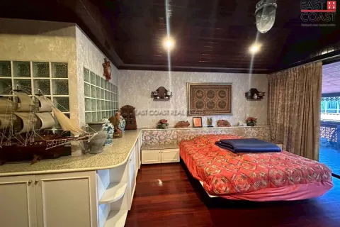 Casa de 5 dormitorios en Pattaya, Tailandia № 213076 - foto 15
