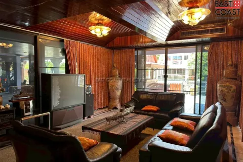 Casa de 5 dormitorios en Pattaya, Tailandia № 213076 - foto 7