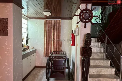 Casa de 5 dormitorios en Pattaya, Tailandia № 213076 - foto 11