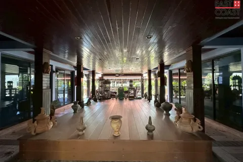 Casa de 5 dormitorios en Pattaya, Tailandia № 213076 - foto 3