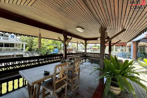Casa de 5 dormitorios en Pattaya, Tailandia № 213076 - foto 5