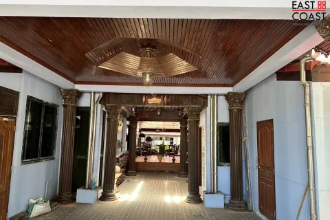 Casa de 5 dormitorios en Pattaya, Tailandia № 213076 - foto 4