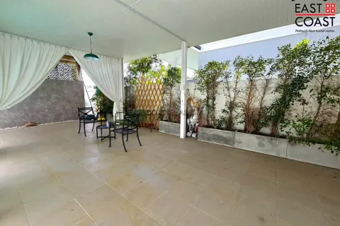 Casa de 4 dormitorios en Pattaya, Tailandia № 213074 - foto 9