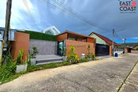 House in Pattaya, Thailand 4 bedrooms № 213074