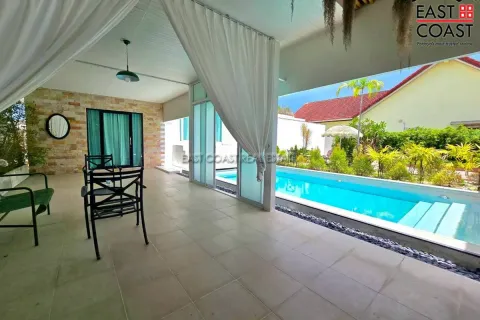Casa de 4 dormitorios en Pattaya, Tailandia № 213074 - foto 8