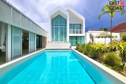 Casa de 4 dormitorios en Pattaya, Tailandia № 213074 - foto 6
