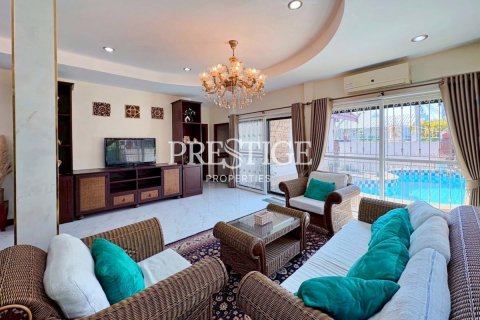 House in Pattaya, Thailand 3 bedrooms № 202054 - photo 3