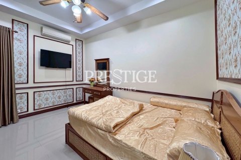 House in Pattaya, Thailand 3 bedrooms № 202054 - photo 21