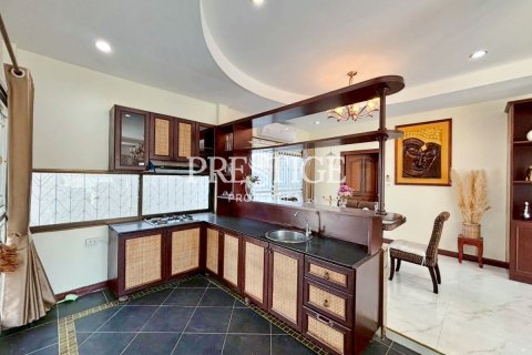 House in Pattaya, Thailand 3 bedrooms № 202054 - photo 10