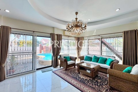 House in Pattaya, Thailand 3 bedrooms № 202054 - photo 4