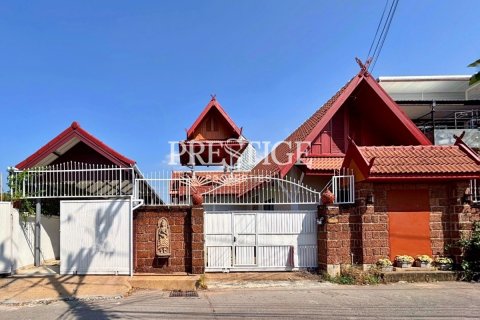 House in Pattaya, Thailand 3 bedrooms № 202054 - photo 29