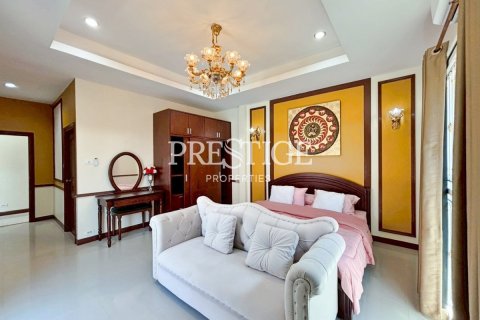 House in Pattaya, Thailand 3 bedrooms № 202054 - photo 13