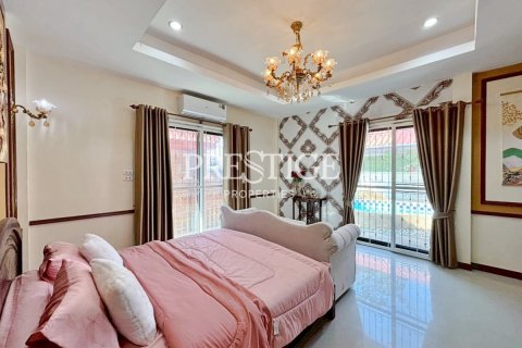 House in Pattaya, Thailand 3 bedrooms № 202054 - photo 12
