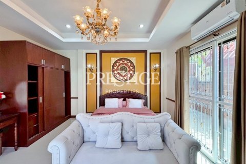 House in Pattaya, Thailand 3 bedrooms № 202054 - photo 14