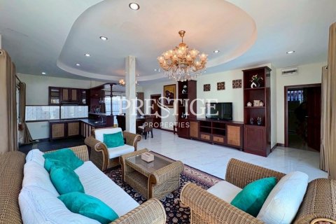 House in Pattaya, Thailand 3 bedrooms № 202054 - photo 5