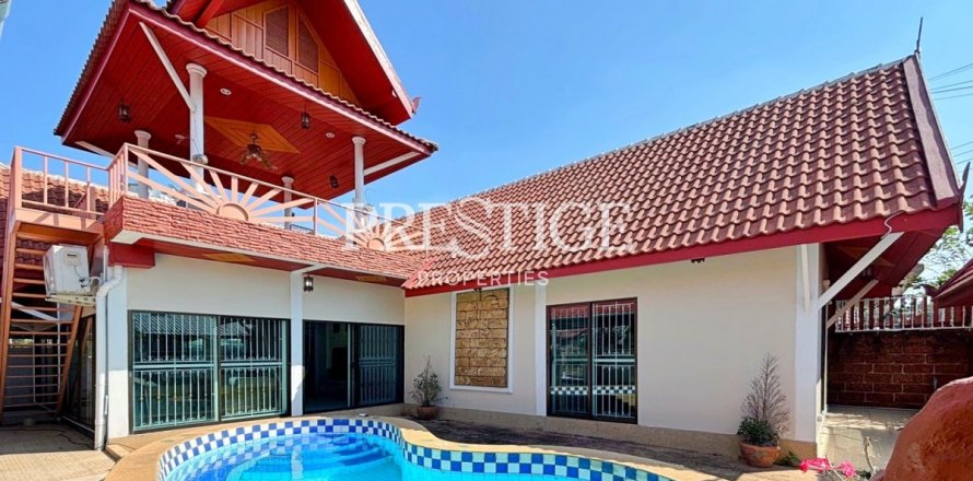 House in Pattaya, Thailand 3 bedrooms № 202054