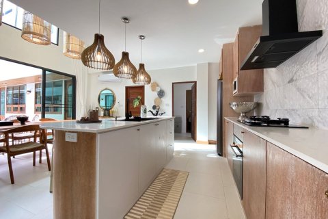 Villa in Chiang Mai, Thailand 7 bedrooms № 167140 - photo 12