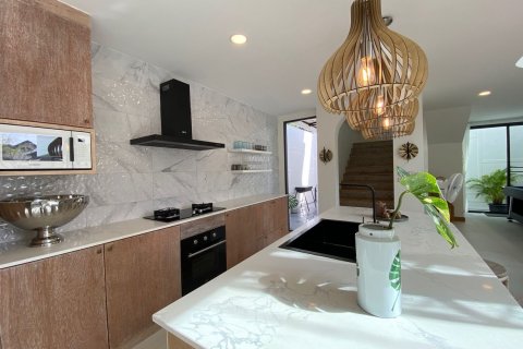 Вилла в Чиангмае, Таиланд с 7 спальнями  № 167140 - фото 11