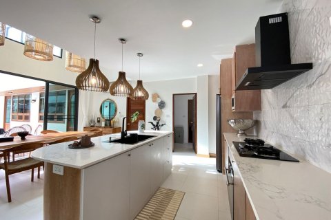 Villa in Chiang Mai, Thailand 7 bedrooms № 167140 - photo 13