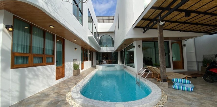 Villa in Chiang Mai, Thailand 7 bedrooms № 167140
