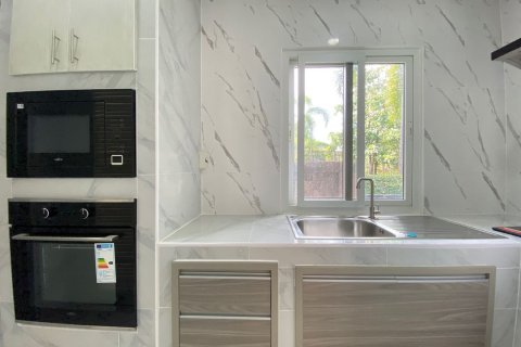 House in Chiang Mai, Thailand 3 bedrooms № 167136 - photo 12