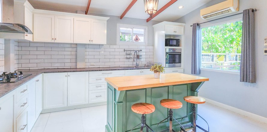 House in Chiang Mai, Thailand 3 bedrooms № 156301