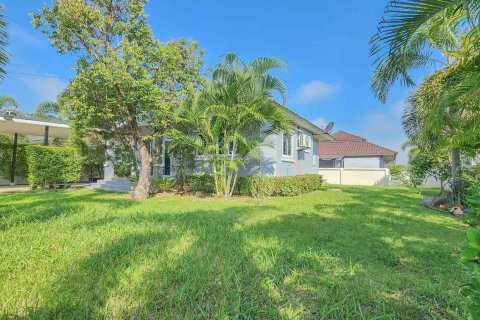 House in Chiang Mai, Thailand 3 bedrooms № 156302 - photo 9