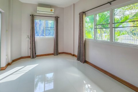 House in Chiang Mai, Thailand 3 bedrooms № 156302 - photo 19