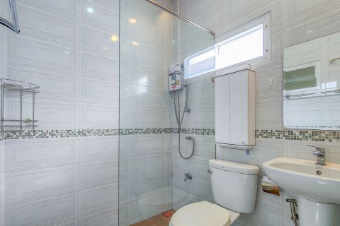 House in Chiang Mai, Thailand 3 bedrooms № 156302 - photo 20