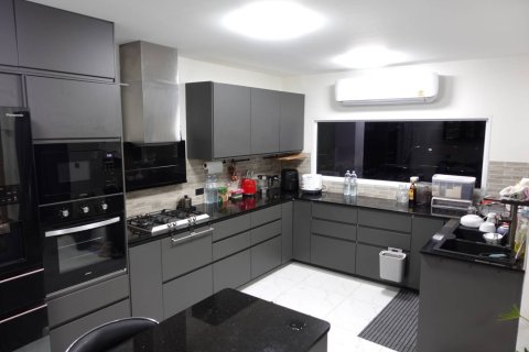 Вилла в Паттайе, Таиланд с 5 спальнями  № 147148 - фото 2