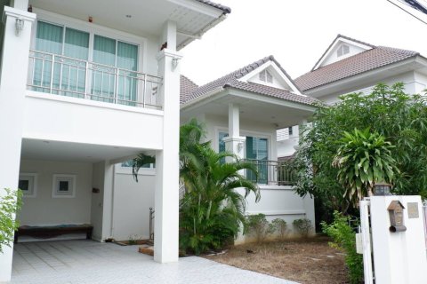House in San Sai, Thailand 4 bedrooms № 147145 - photo 20