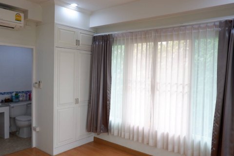 House in San Sai, Thailand 4 bedrooms № 147145 - photo 5