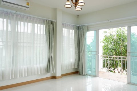 House in San Sai, Thailand 4 bedrooms № 147145 - photo 4