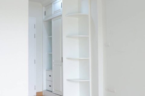 House in San Sai, Thailand 4 bedrooms № 147145 - photo 16