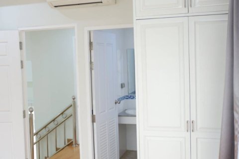 House in San Sai, Thailand 4 bedrooms № 147145 - photo 11