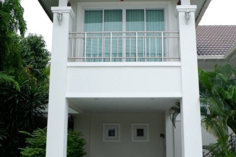 House in San Sai, Thailand 4 bedrooms № 147145 - photo 2