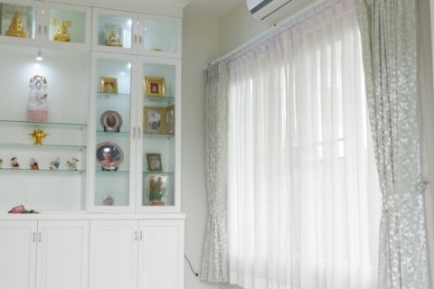 House in San Sai, Thailand 4 bedrooms № 147145 - photo 15