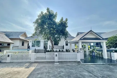 Villa in Pattaya, Thailand 3 bedrooms № 183048