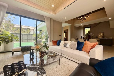 Villa in Pattaya, Thailand 4 bedrooms № 146925 - photo 1