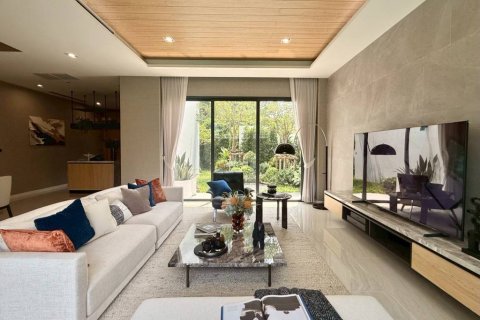 Villa in Pattaya, Thailand 4 bedrooms № 146925 - photo 2