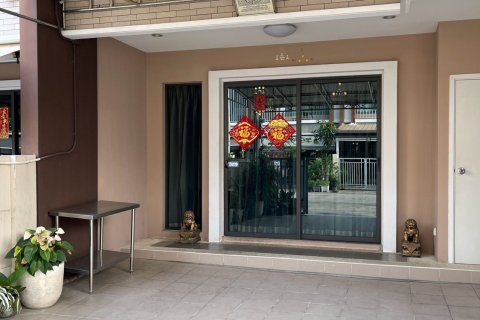 Дом в Суан Луанге, Бангкок, Таиланд с 3 спальнями № 151168 - фото 2