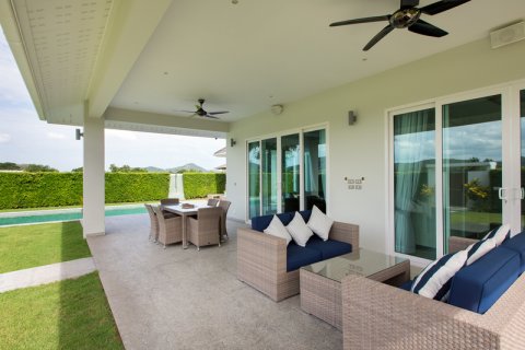 Villa in Hua Hin, Thailand 3 bedrooms № 168571 - photo 4